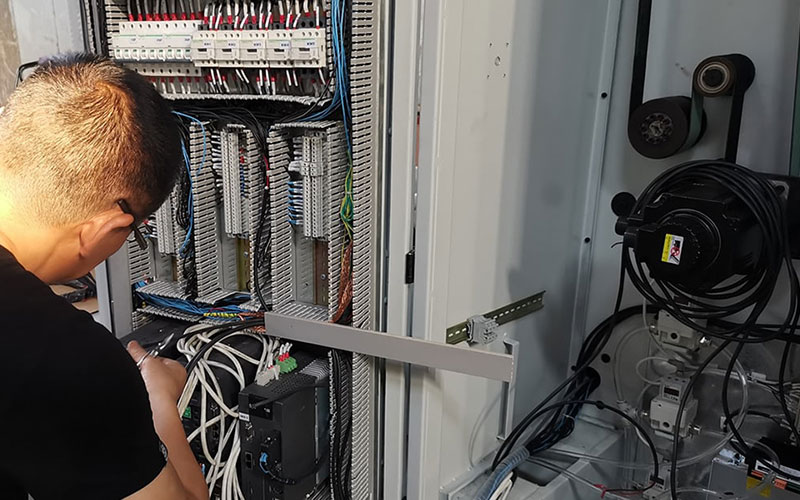 嘿嘿视频在线观看大多采用電氣控製係統